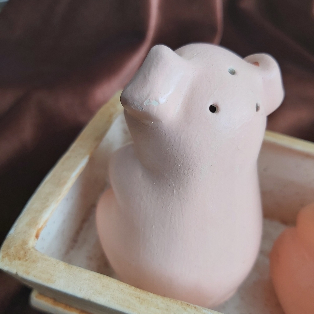 Vintage ceramic pigs in trough salt and pepper shakers - Picture 6 of 7